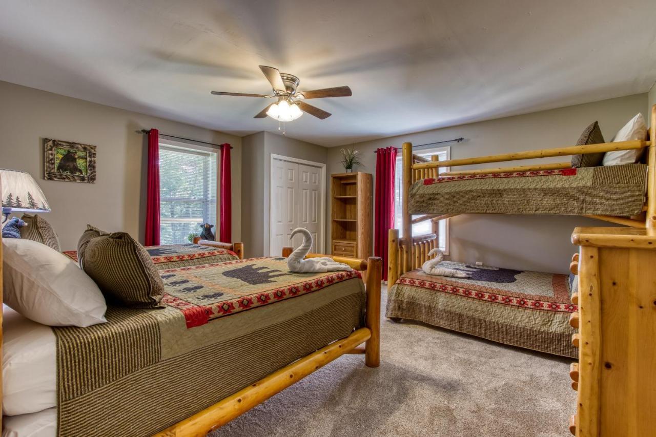 Fun & Games By Honeybearcabins 2Br/1Ba Sleeps 7 Сивиървил Екстериор снимка