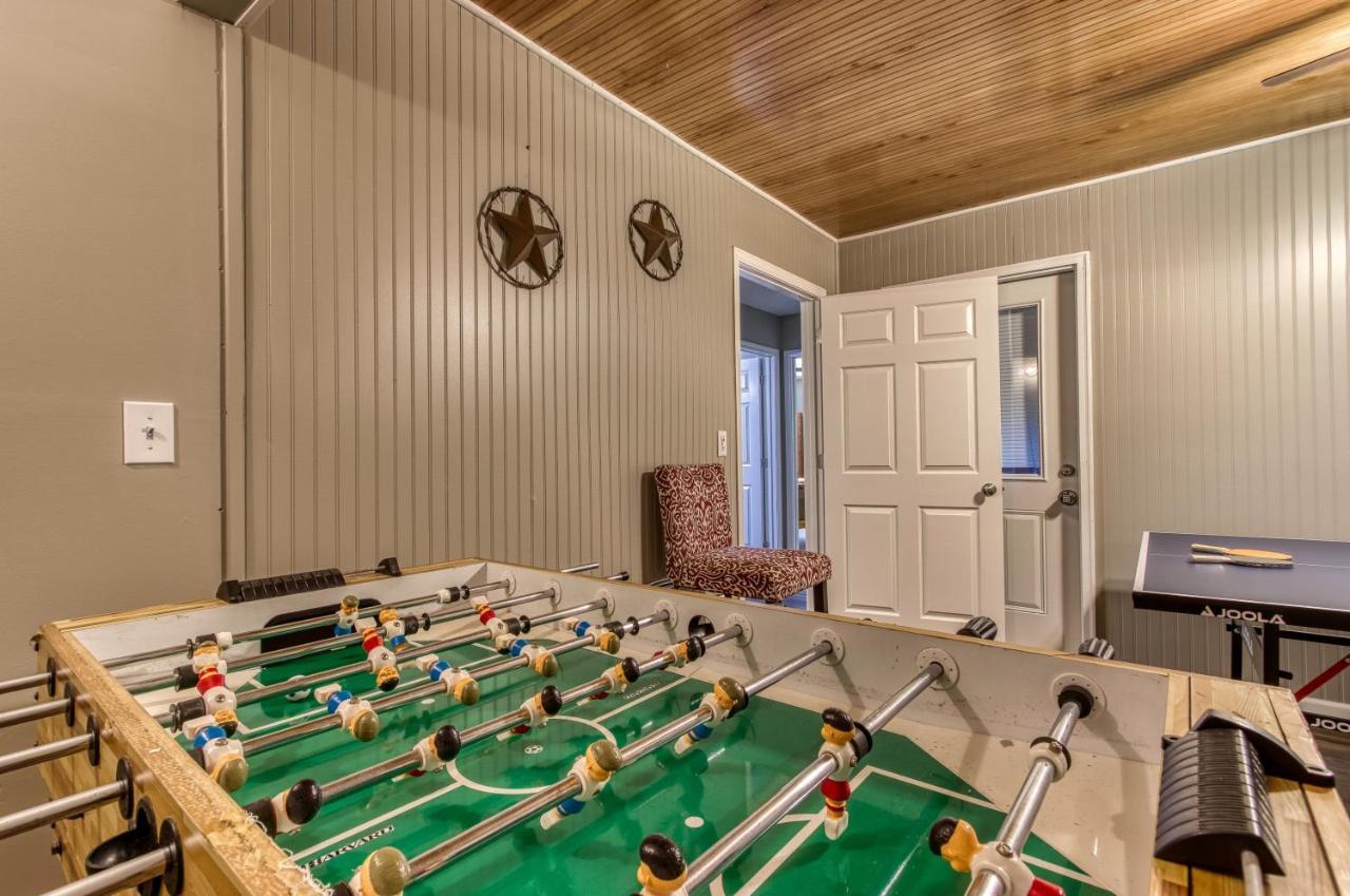 Fun & Games By Honeybearcabins 2Br/1Ba Sleeps 7 Сивиървил Екстериор снимка