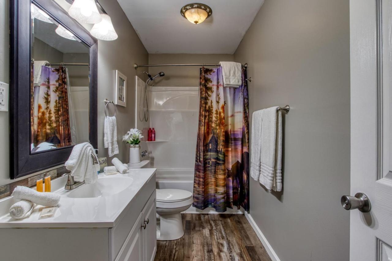 Fun & Games By Honeybearcabins 2Br/1Ba Sleeps 7 Сивиървил Екстериор снимка