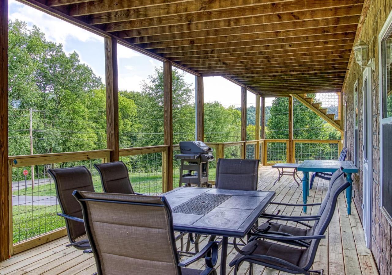 Fun & Games By Honeybearcabins 2Br/1Ba Sleeps 7 Сивиървил Екстериор снимка